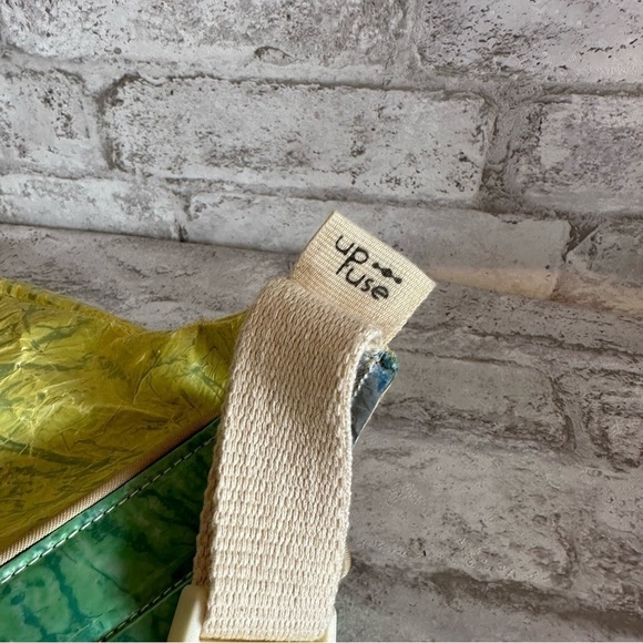 UPFUSE Candy Waist Bag made of 15 recycled plastic bottles Fanny‎ Pack Yellow - Picture 8 of 9